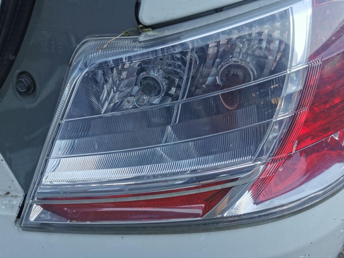 Daihatsu Materia M401 Rückleuchte Schlussleuchte Rücklicht Lampe hinten rechts