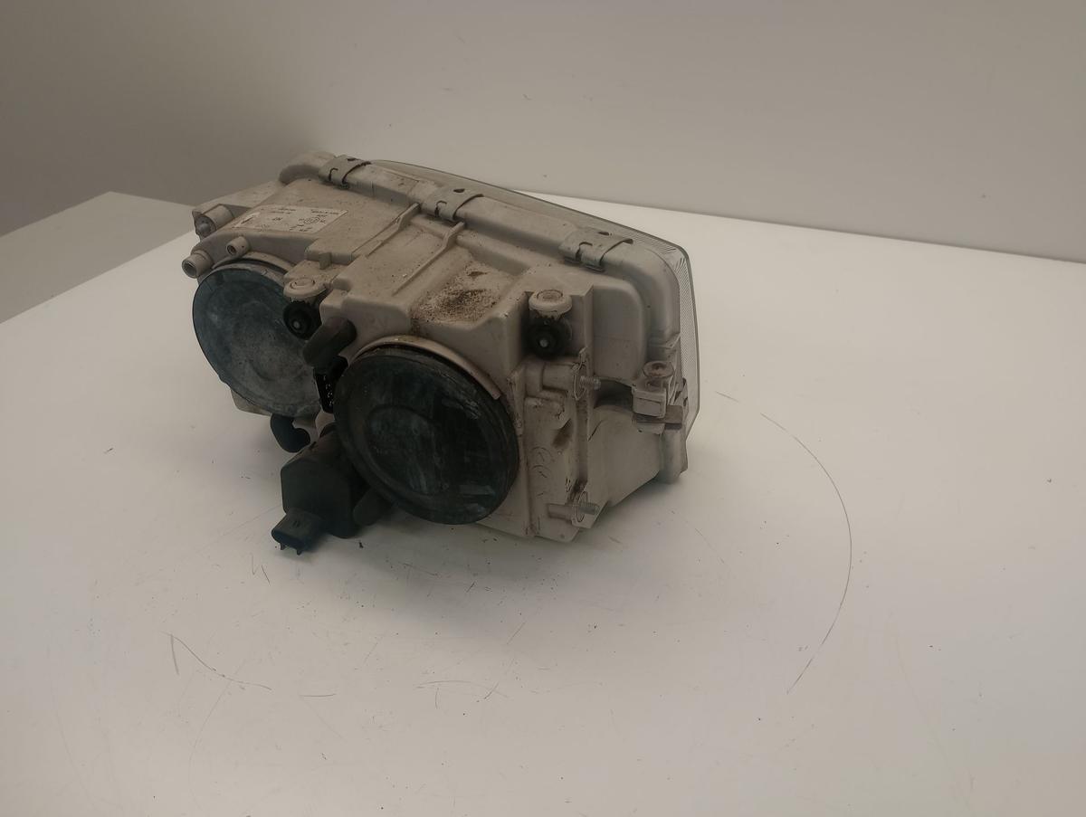 Volvo V40 orig Scheinwerfer vorn rechts Halogen TYC 210-A27 Bj 2000