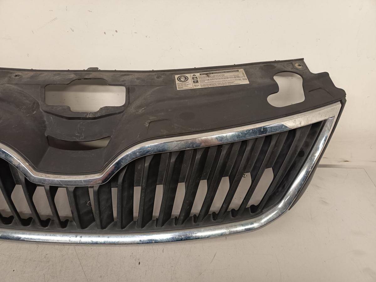 Skoda Rapid original K&uuml;hlergrill schwarz chrom Baujahr 2015