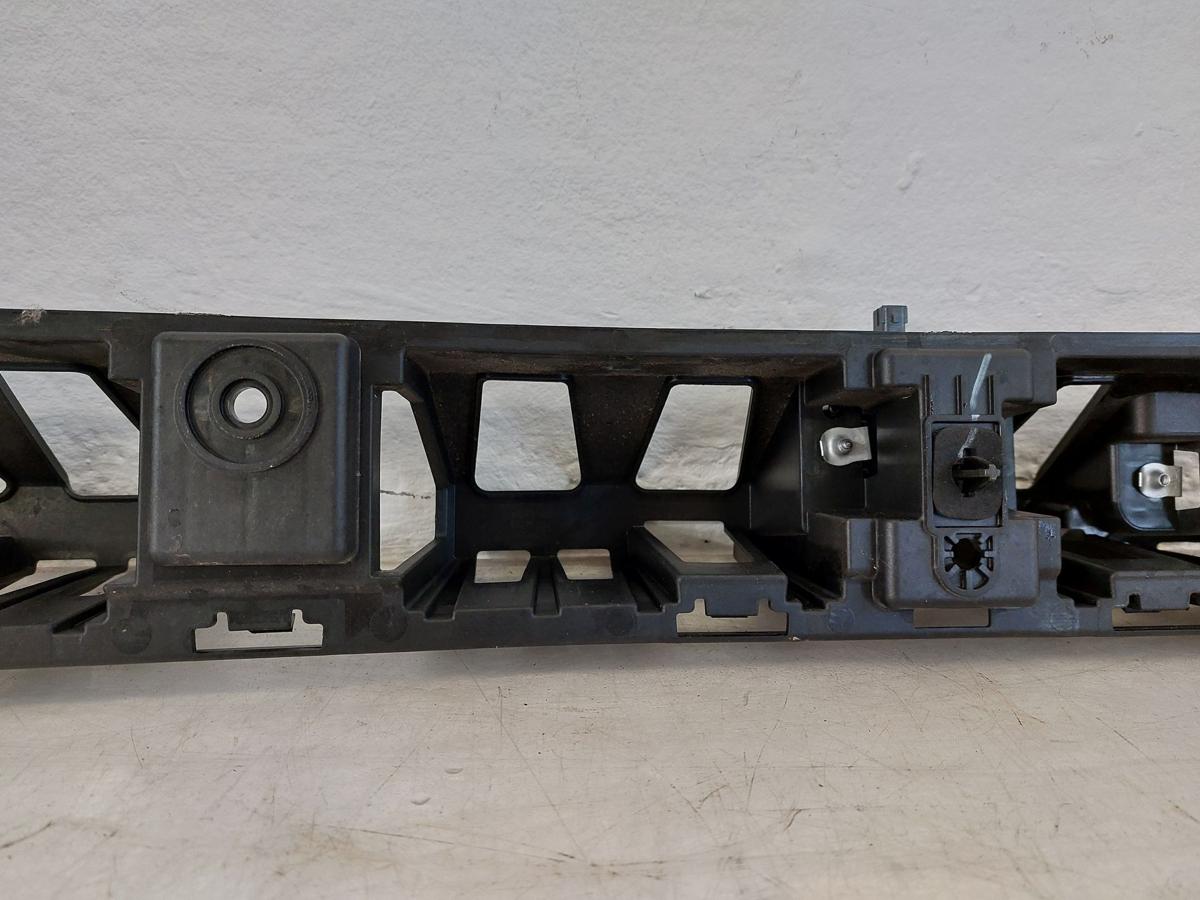 NIO EL6 Elektro SUV Halter mitte Sto&szlig;f&auml;nger hinten mit Keyless Empf&auml;nger