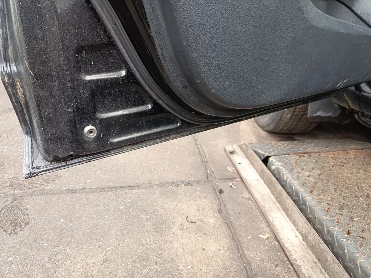 Toyota Rav4 original T&uuml;r vorne links 202 Black Uni Baujahr 2009