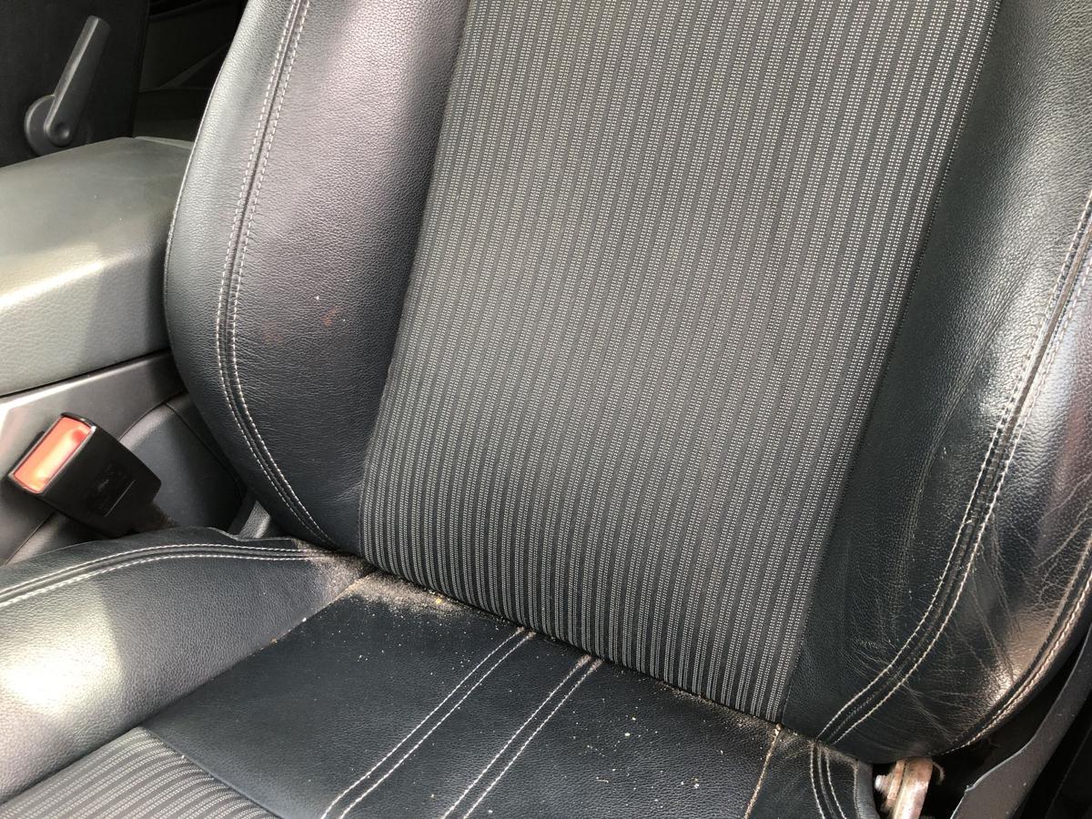 Ford C-Max CB7 Sitz vorn links Teilleder mit Stoff elektrische Verstellung