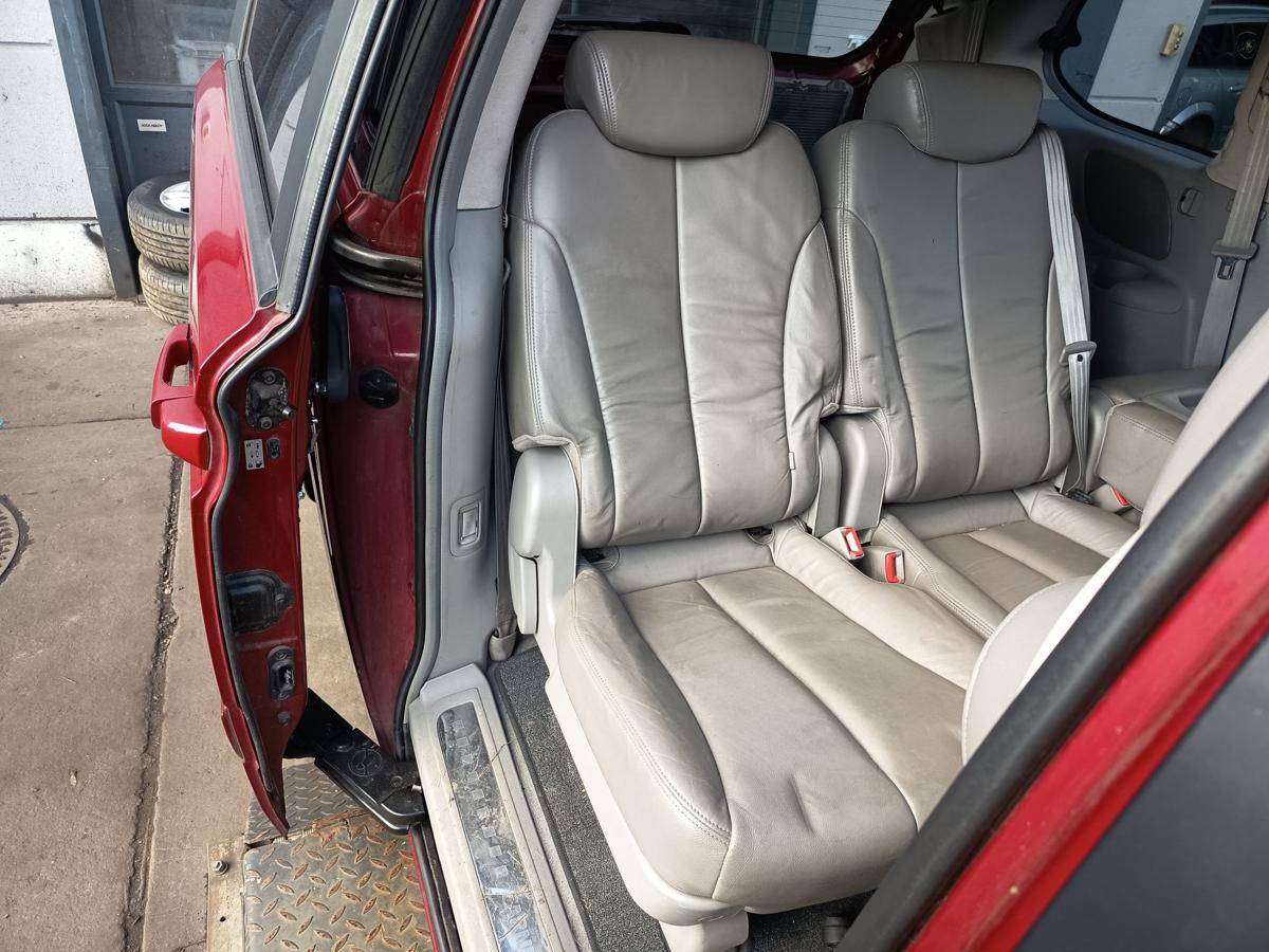 Kia Carnival III original Sitz Einzelsitz rechts 2 Reihe Leder Baujahr 2006
