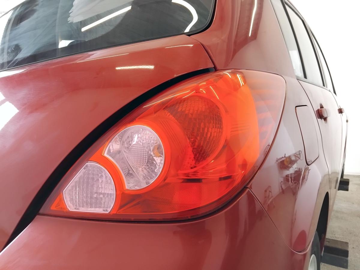 Nissan Tiida C11 orig R&uuml;ckleuchte Heckleuchte rechts 5-t&uuml;rig Schr&auml;gheck BJ2009