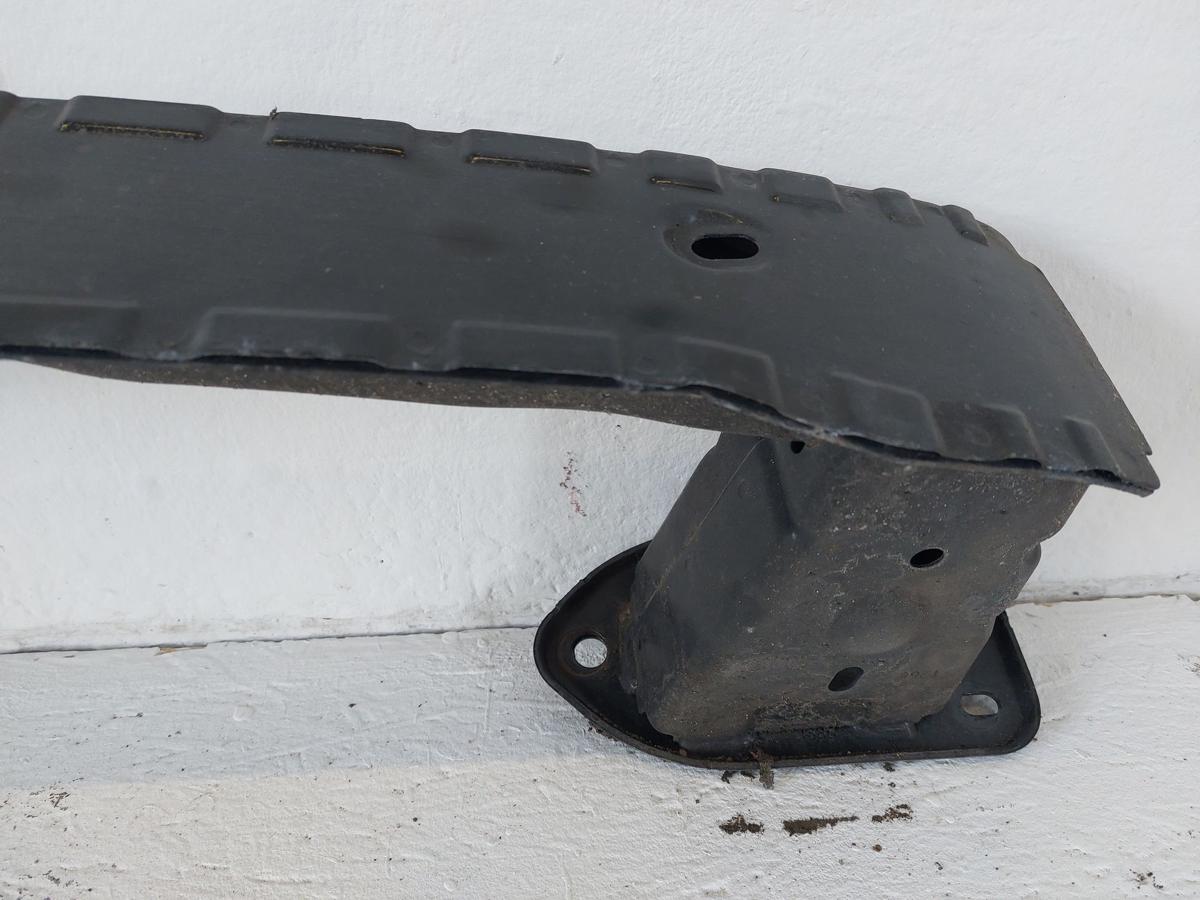 Ford Focus DYB CEW Turnier Tr&auml;ger Sto&szlig;f&auml;nger hinten Pralltr&auml;ger Sto&szlig;f&auml;ngertr&auml;ger