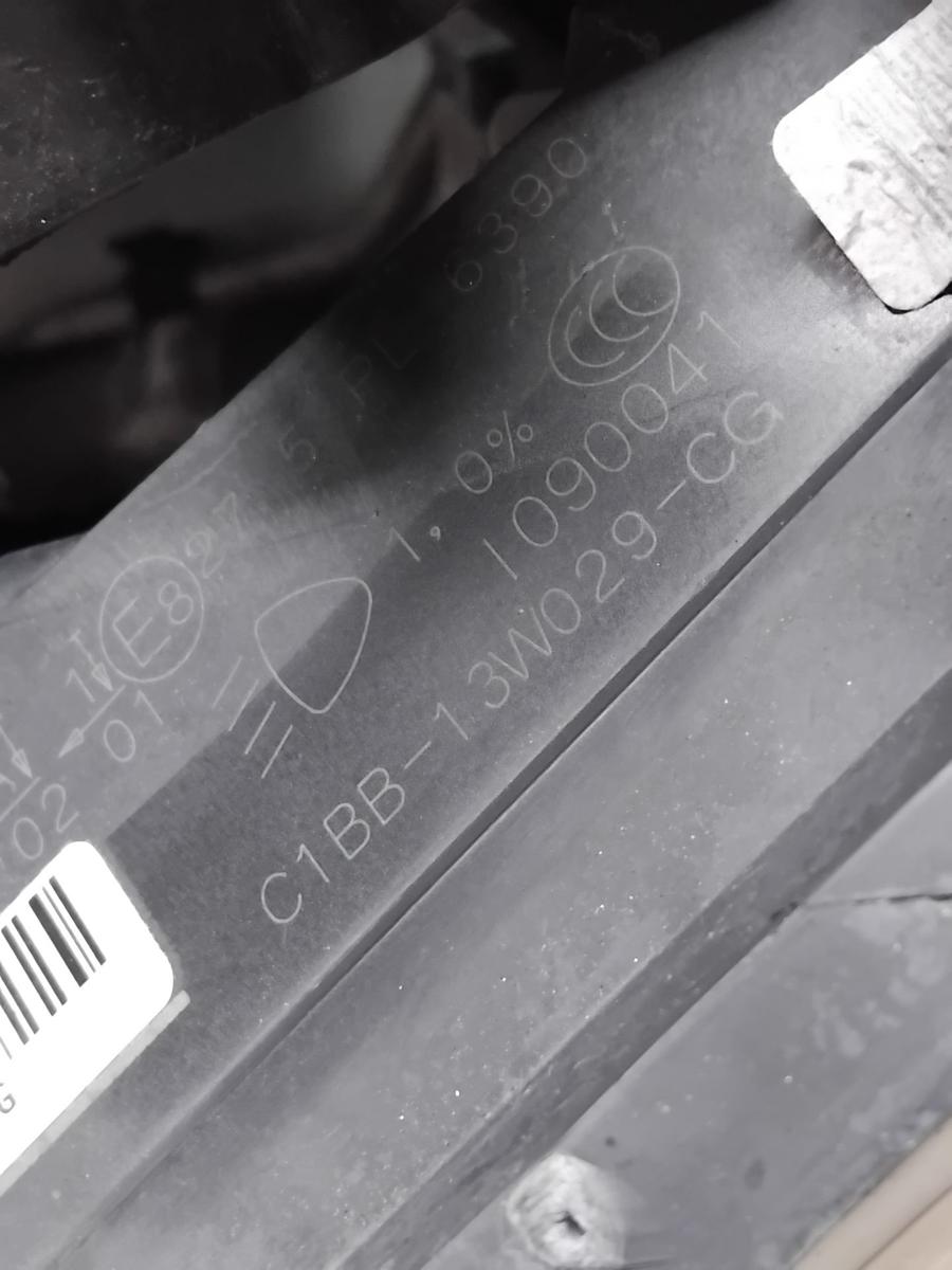 Ford Fiesta JA8 orig Scheinwerfer rechts Halogen mit LED Tagfahrlicht BJ2016