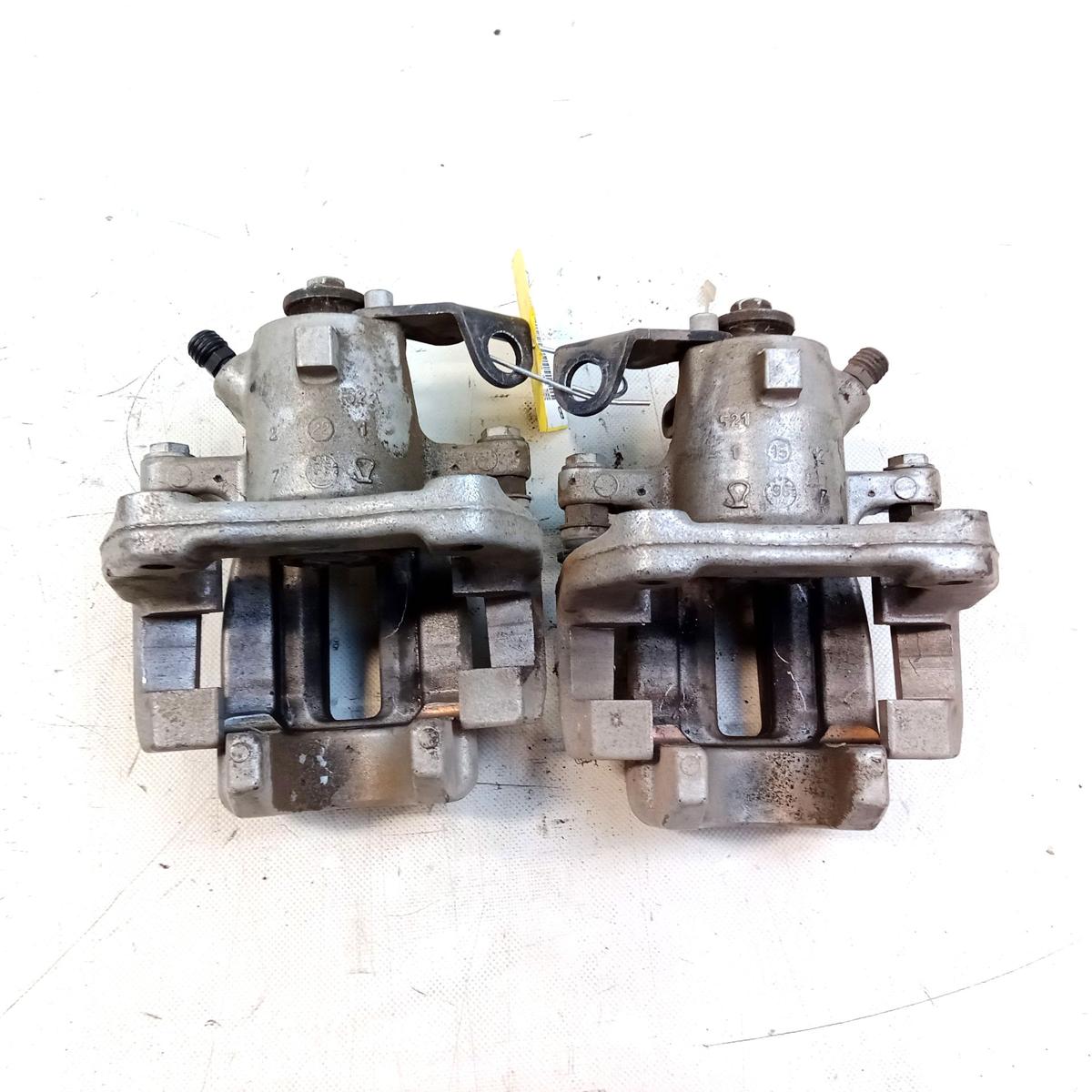 VW Bora 4-Motion original Satz Bremss&auml;ttel Hinterachse links und rechts Bj.2000