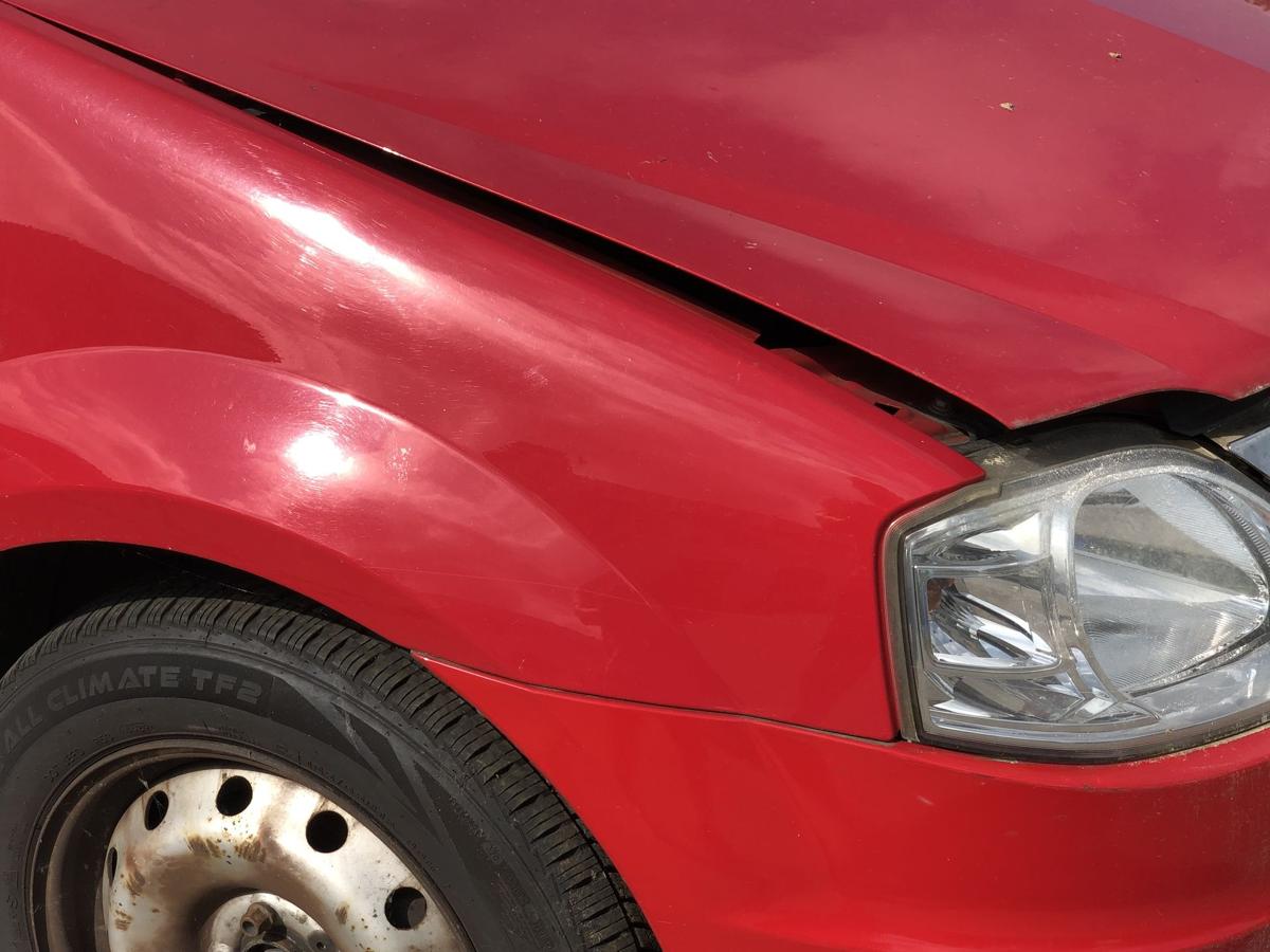 Dacia Logan MCV Kotfl&uuml;gel vorn rechts Beifahrerseite OV21D Red Passion