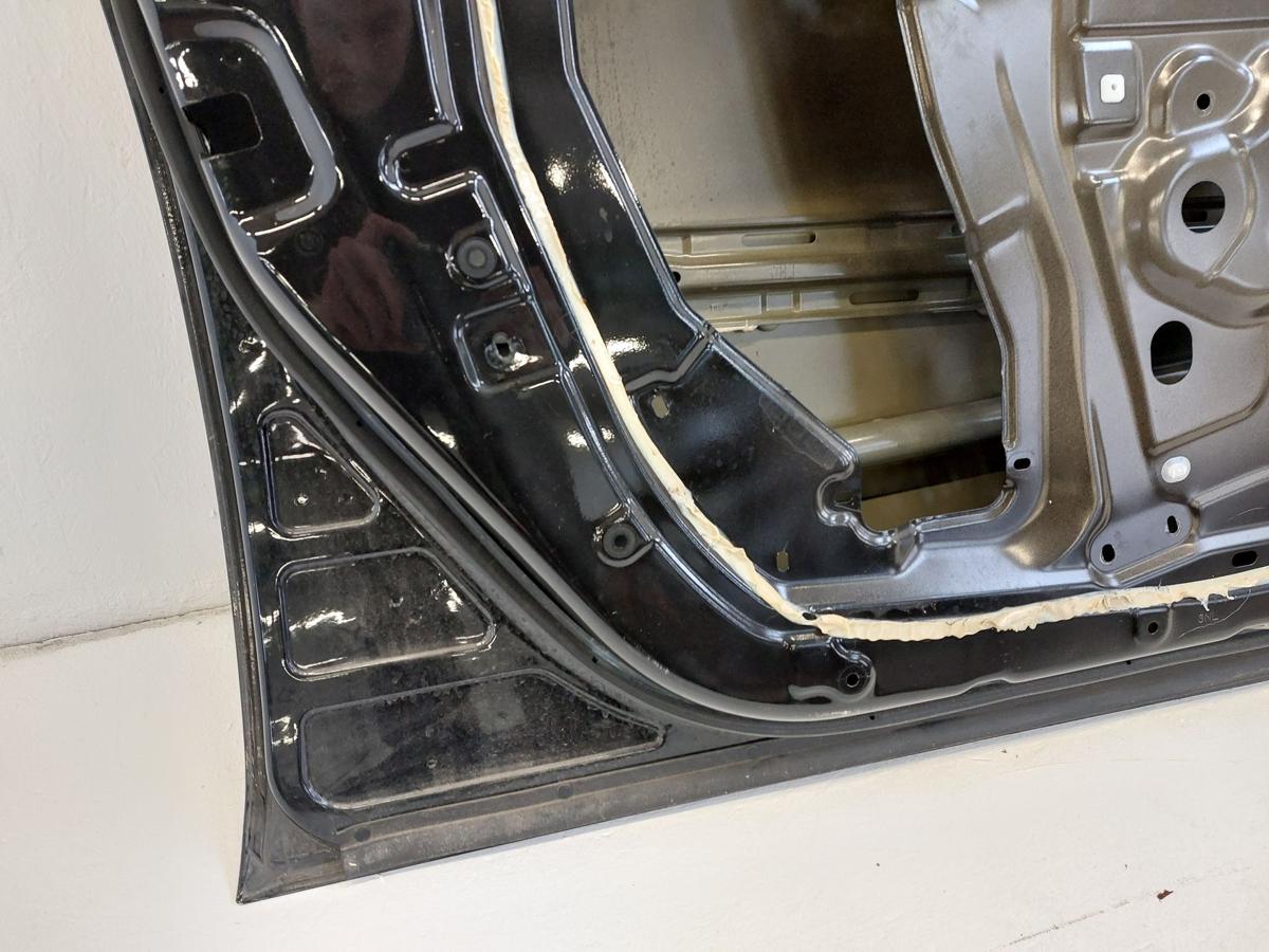 Nissan Leaf ZE1 40kWh T&uuml;r vorn links Fahrert&uuml;r Rohbau Z11 Schwarzmetallic