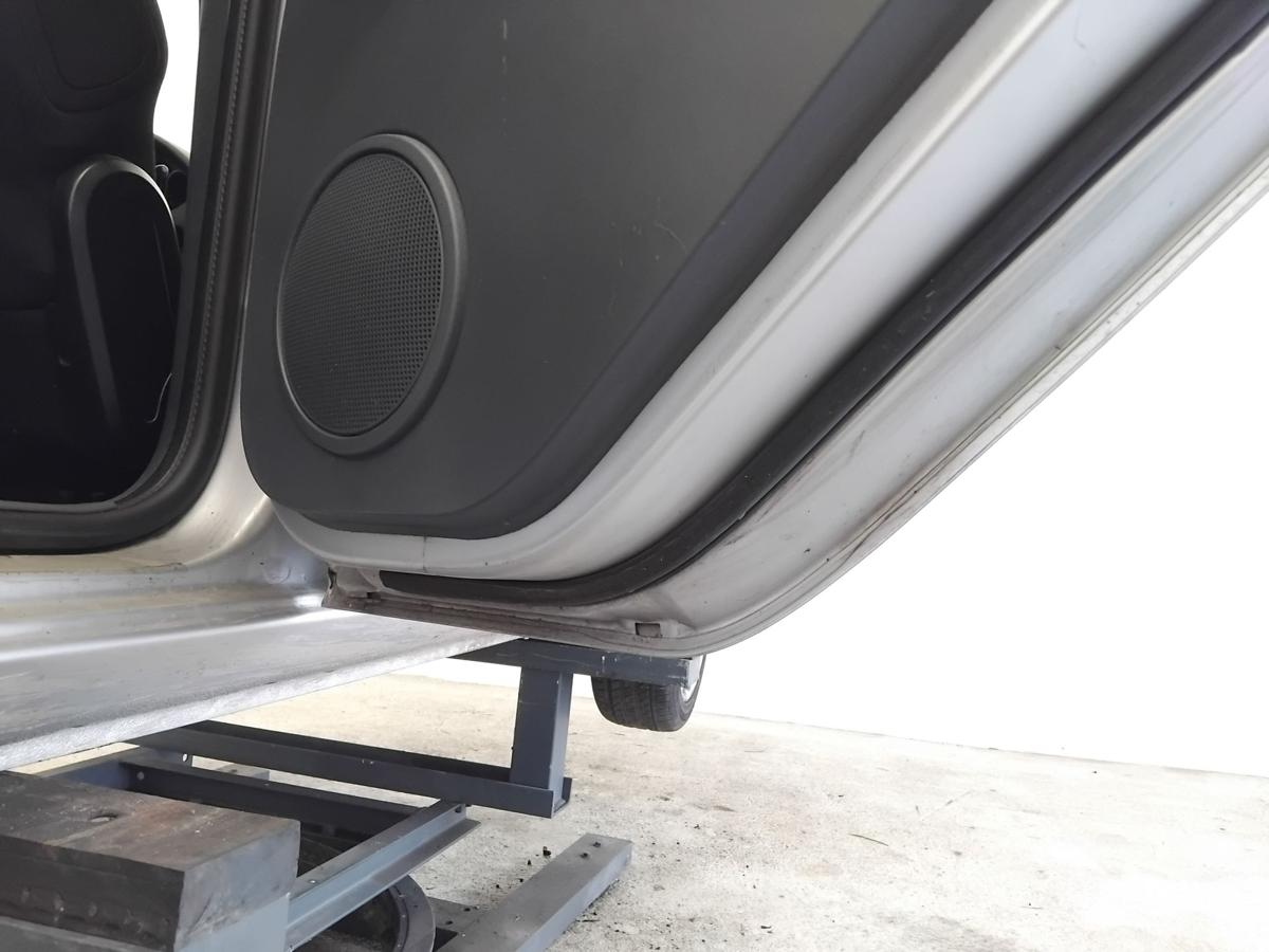 Mitsubishi Colt Z30 T&uuml;r hinten rechts A50 Haag silbermetallic BJ2007