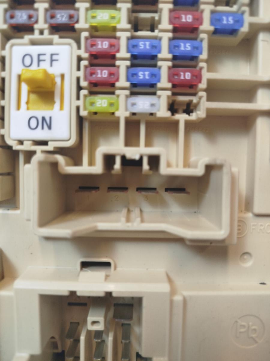 Hyundai i30 PD Mild Hybrid Sicherungskasten Sicherungstr&auml;ger Relaiskaste