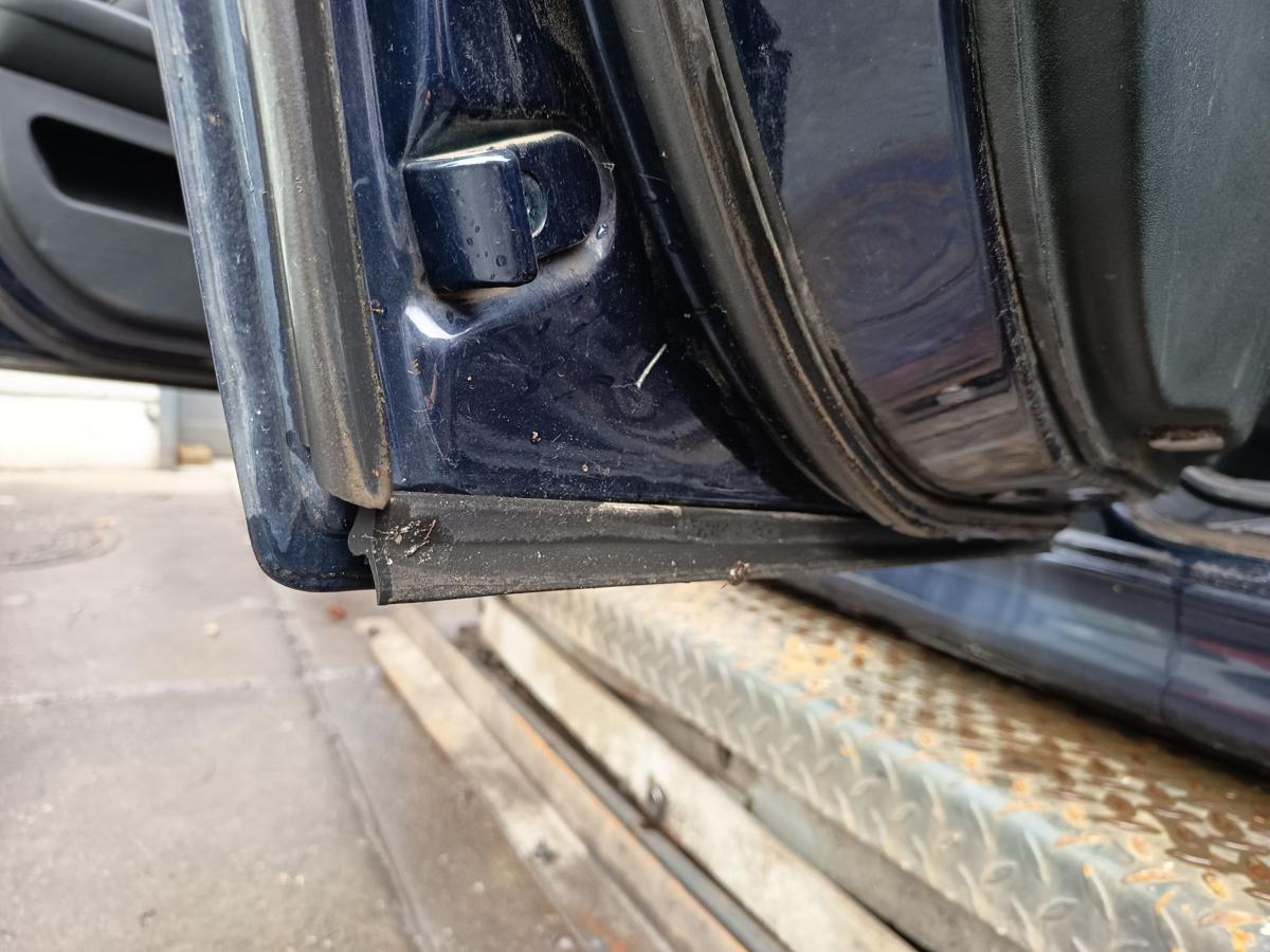 BMW E39 Touring original T&uuml;r hinten links Fond 317/5 Orientblau Bj 2003