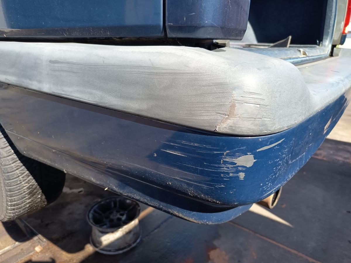 Volvo 850 original Sto&szlig;stange F&auml;nger hinten Heck 417 Royalblau Bj 1995