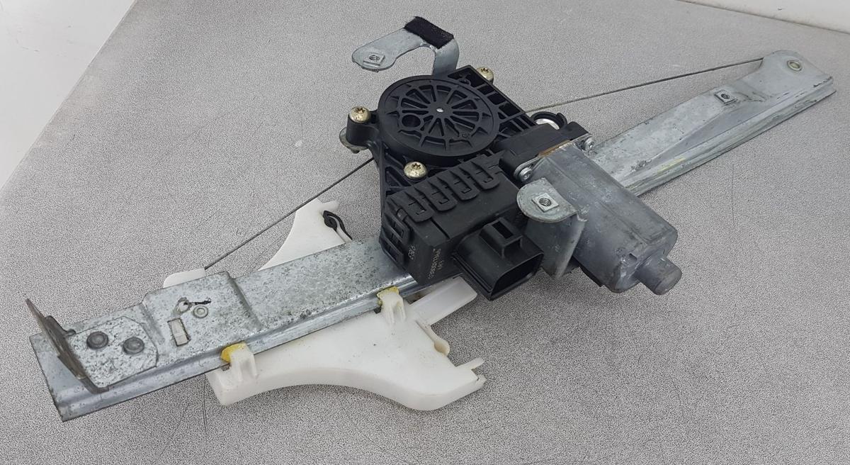 Ford Mondeo Fensterheber hinten rechts 0130821772 Bj2005 Komi