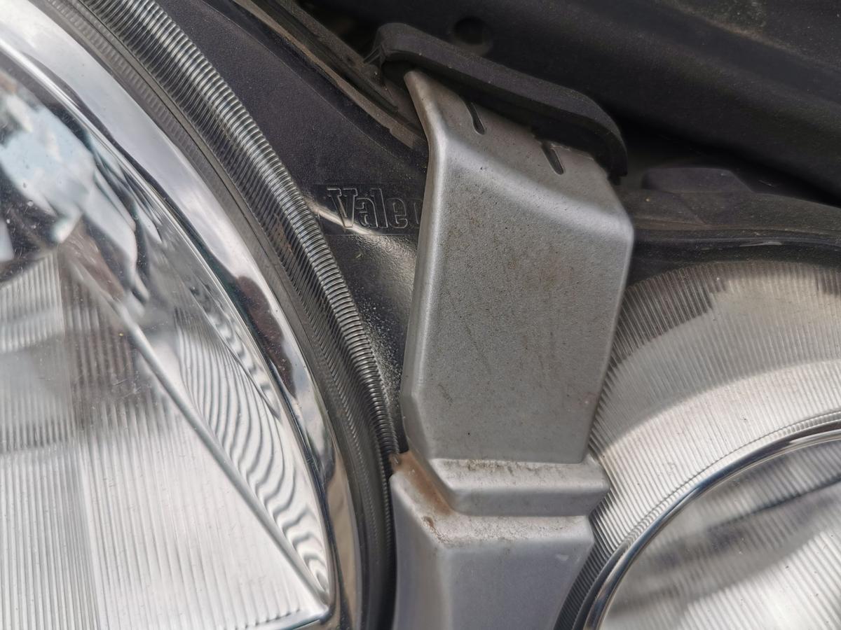 VW Polo 9N1 Scheinwerfer Hauptscheinwerfer Frontscheinwerfer vorn rechts Valeo