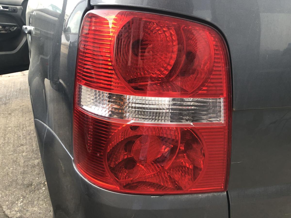 VW Touran 1T 1T1 R&uuml;ckleuchte links R&uuml;cklicht Heckleuchte bis 2006