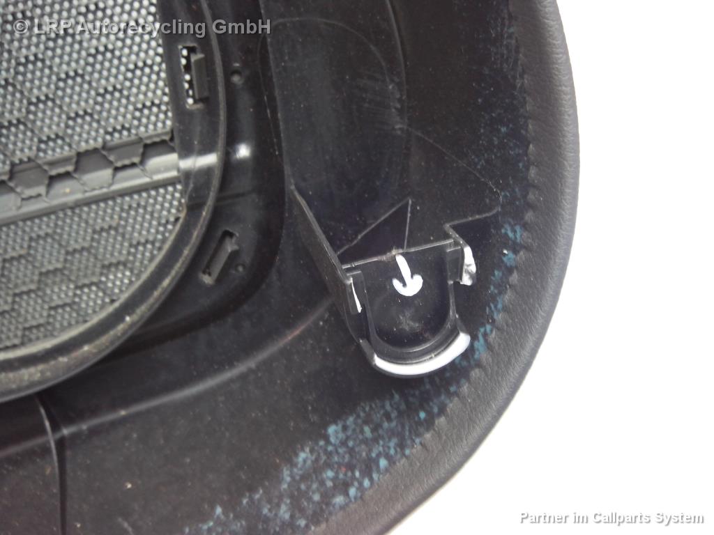 Audi A4 8K B8 Bj2011 original T&uuml;rverkleidung hinten rechts 2 Halter besch&auml;digt