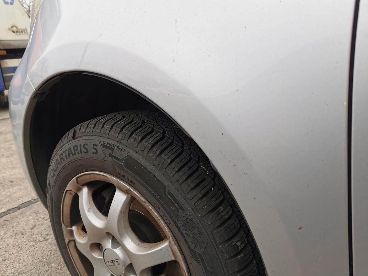 Toyota Yaris XP9 Kotflügel Fender Seitenwand vorn links 1E7 Silver Pearl Met