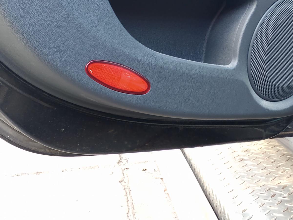 Renault Laguna 3 Grandtour orig Tür hinten links 676 Perlmuttschwarz met Bj 2010