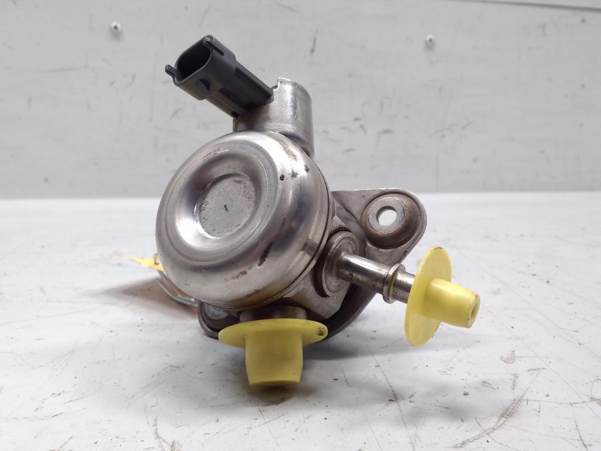 Ford Focus 3 original Kraftstoffpumpe Hochdruckpumpe Benzinpumpe 1.0 92kw Bj2015 0261520095
