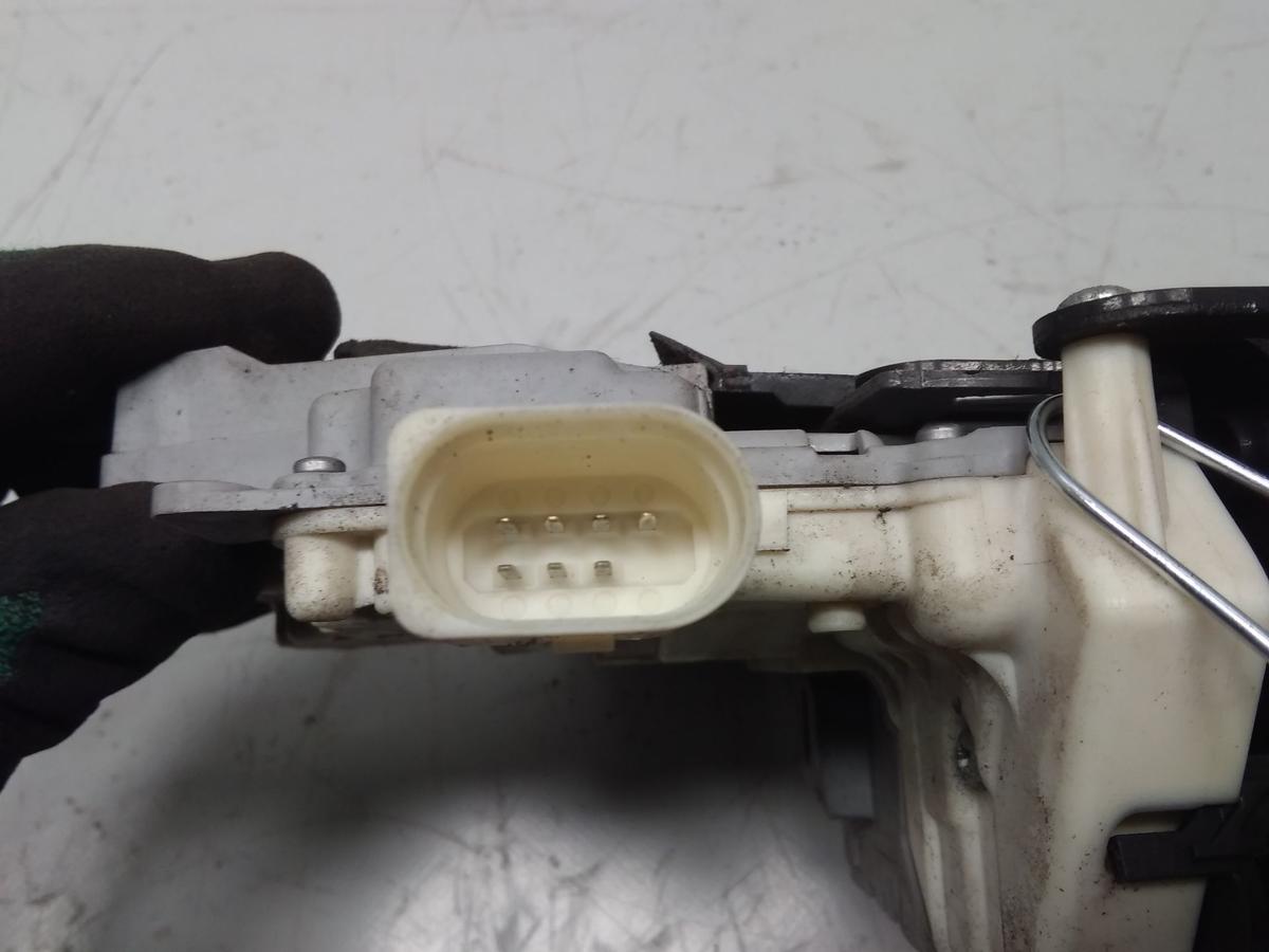 Audi A3 8P original T&uuml;rschlo&szlig; vorn rechts mit Zentralverriegelung Bj.2010