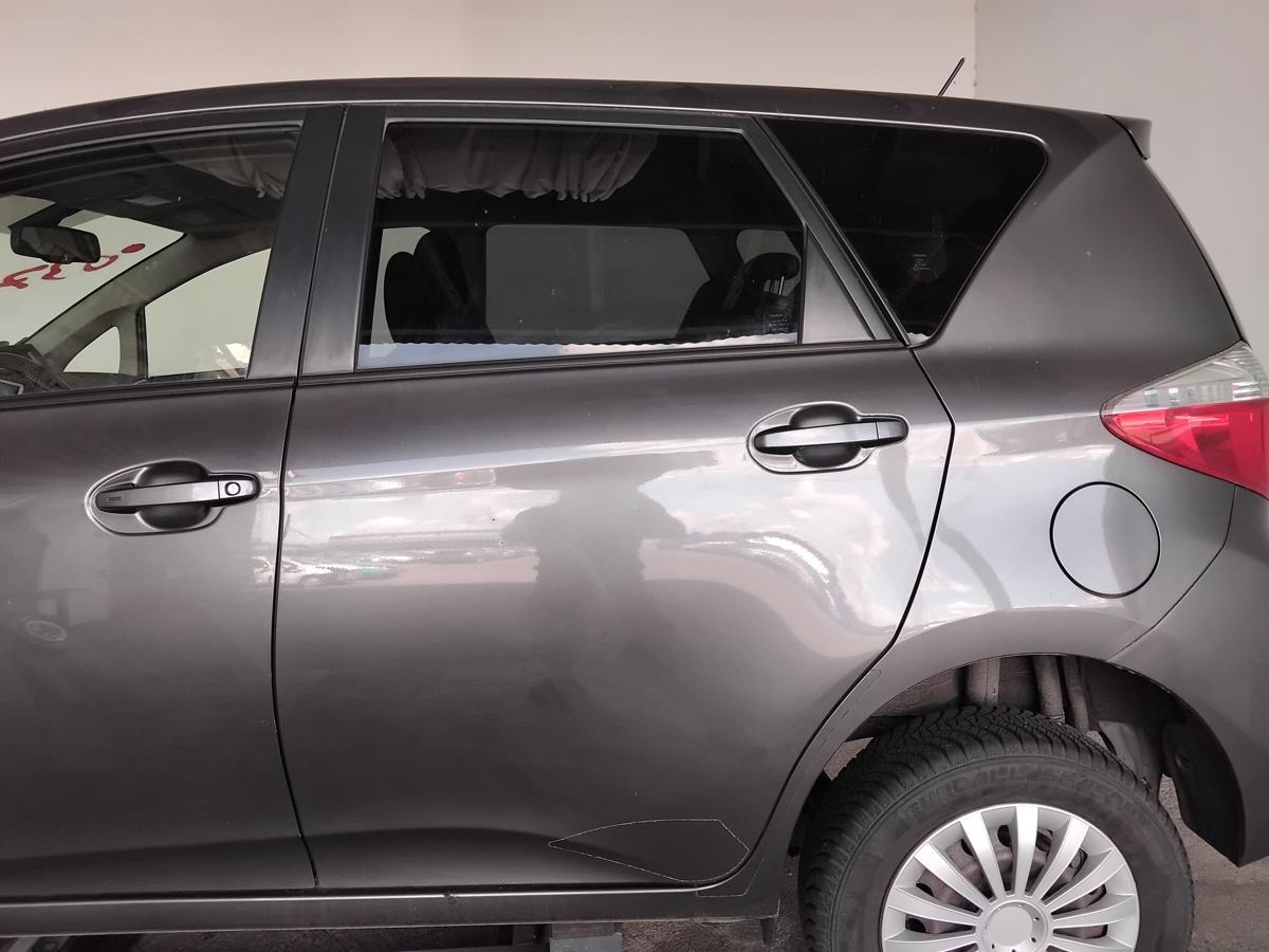 Toyota Verso-S T&uuml;r hinten links 1G3 magneticgrey BJ2013