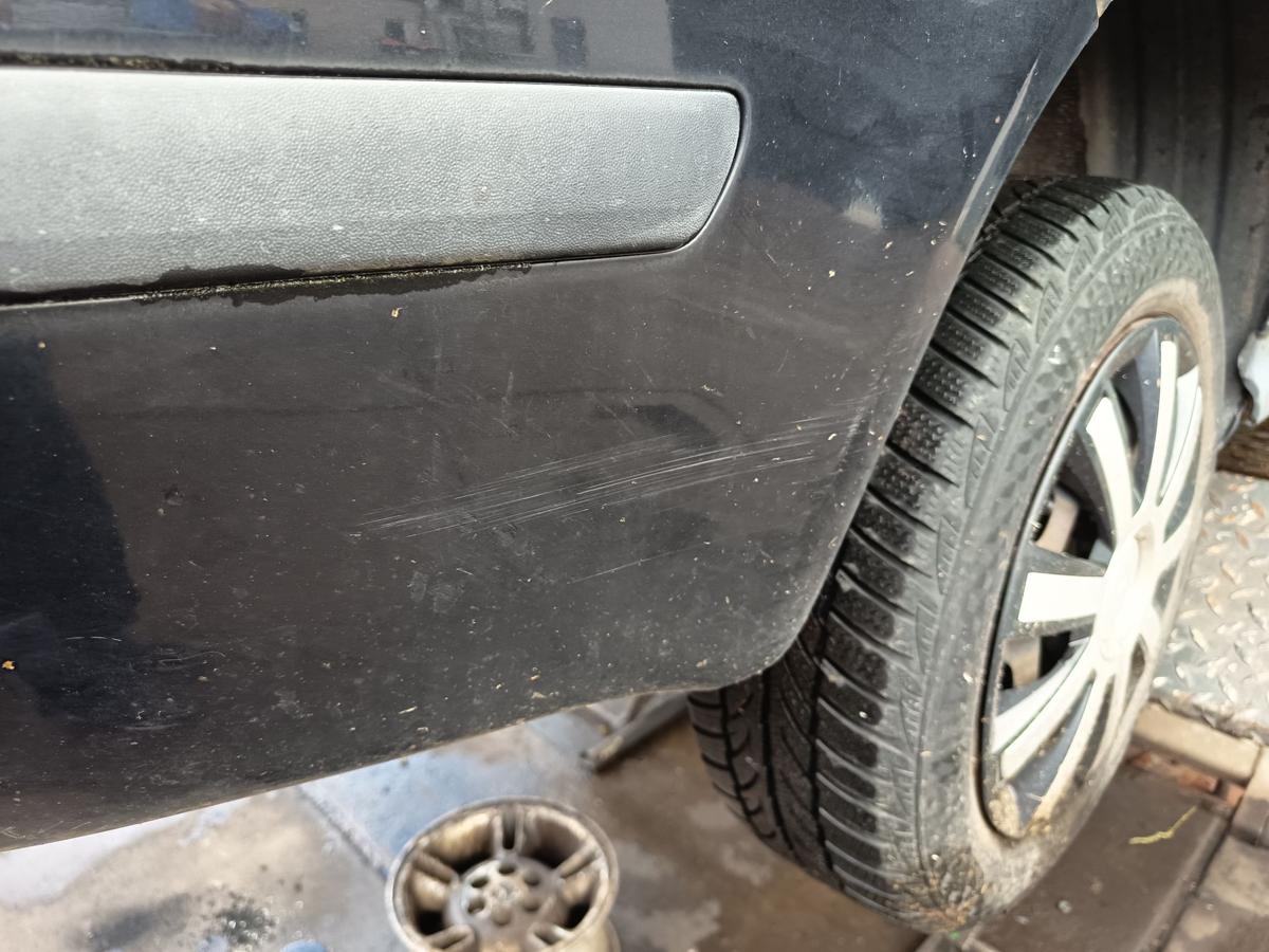 Skoda Fabia 6Y Combi Sto&szlig;stange F&auml;nger hinten Heck F9R Black Magic Bj 2004