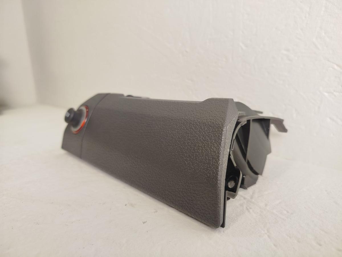 VW Touran 1T3 Aschenbecher Ascher vorn Raucherpaket