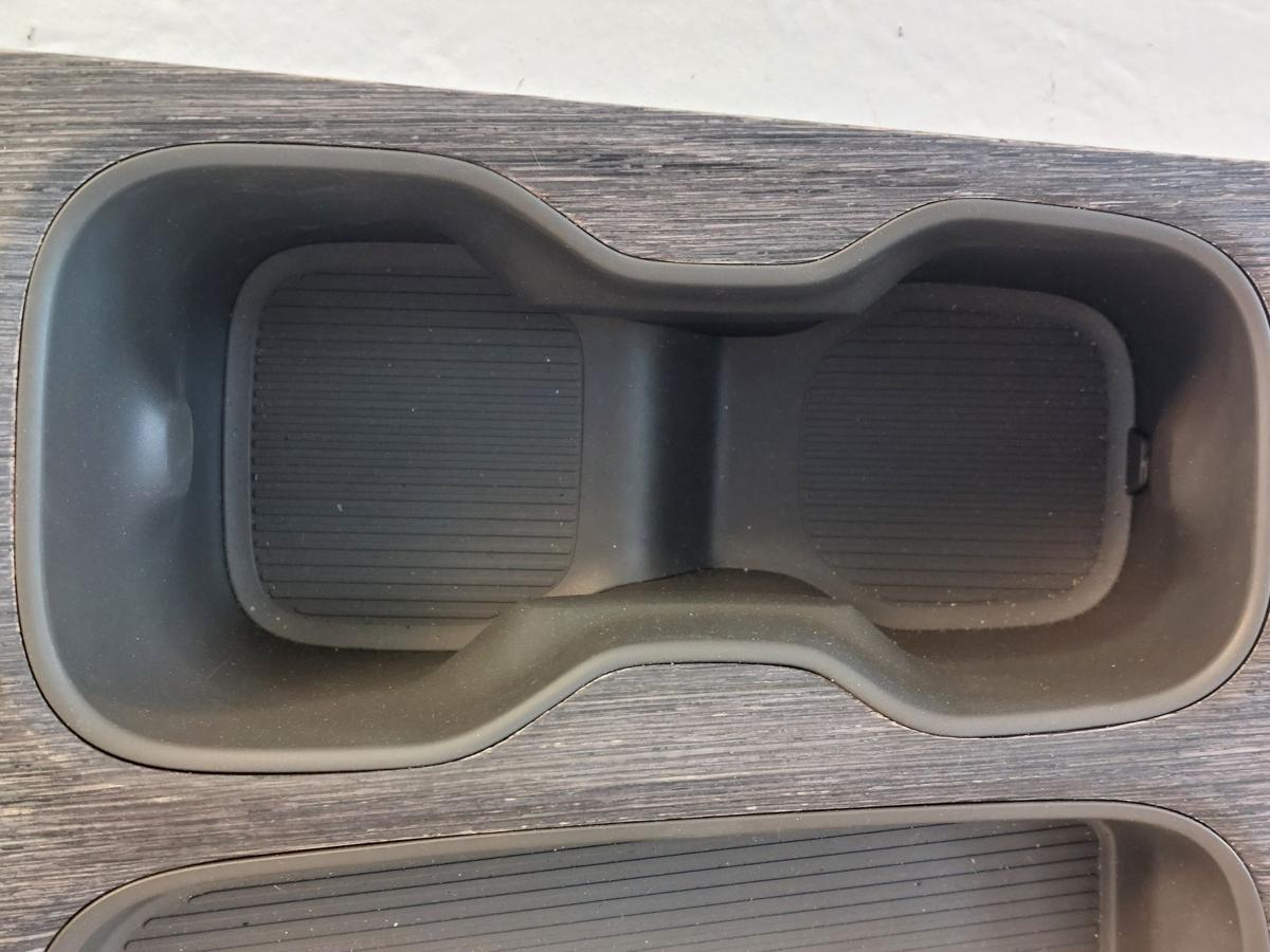 NIO ET7 Elektro Verkleidung Cupholder Wählhebel Pad Wireless Charger OEM Dekor