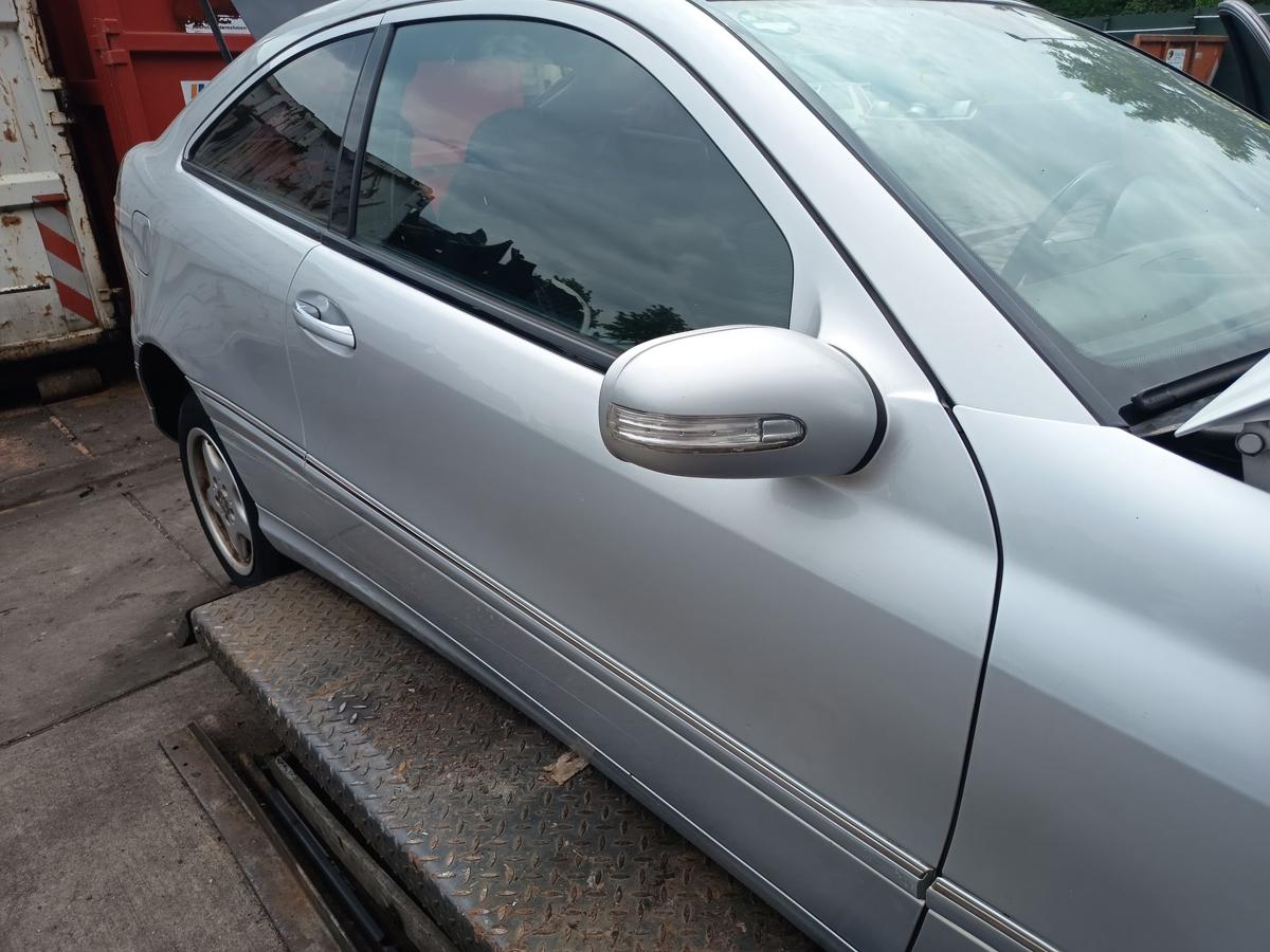 Mercedes CL203 original T&uuml;r rechts Beifahrer 775 Iridiumsilber Bj 2006