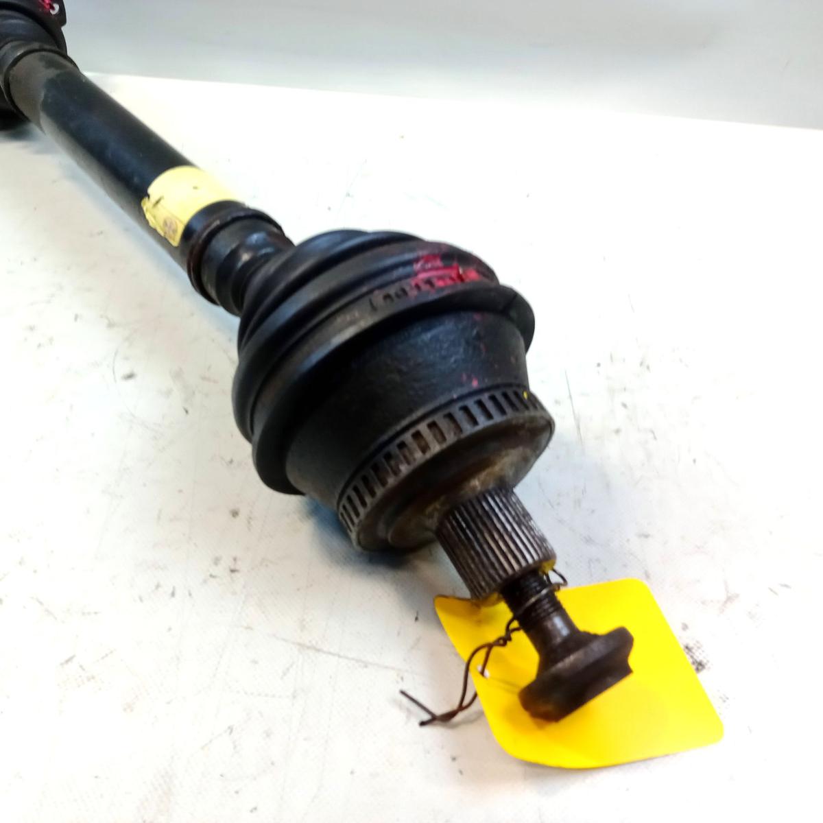 Audi A4 B5 original Antriebswelle Gelenkwelle vorn rechts 2.8 128kw BJ1994
