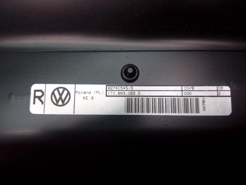 VW Touran 1T BJ2009 original Sitz Mitte rechts 1T0883065G