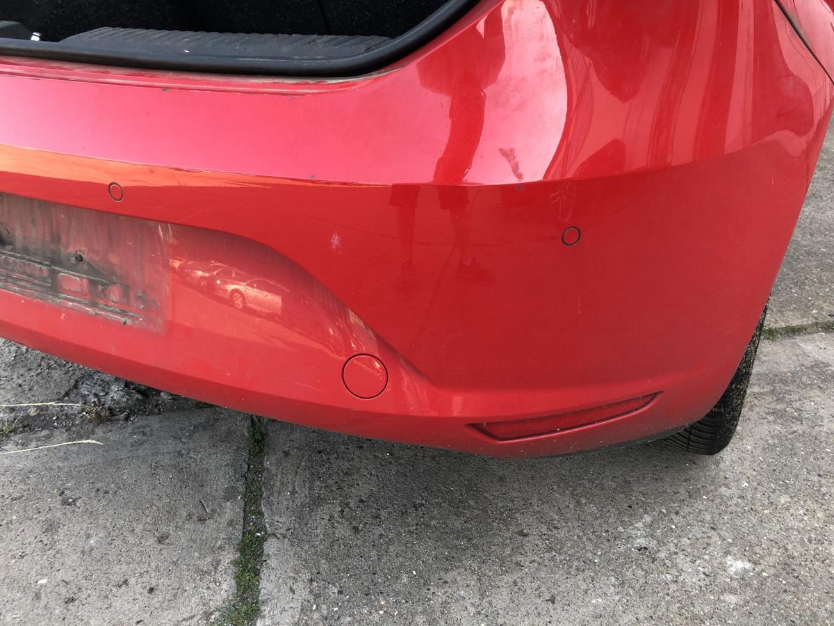 Seat Leon 5F Sto&szlig;f&auml;nger hinten Hecksch&uuml;rze f&uuml;r 3 und 5 t&uuml;rer LS3H Emocion Rot