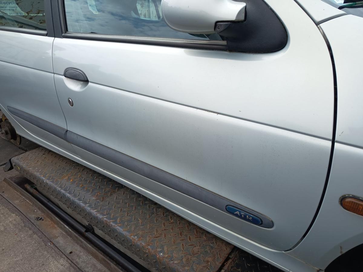 Renault Megane original T&uuml;r vorne rechts MV632 Polargrau Baujahr 2001