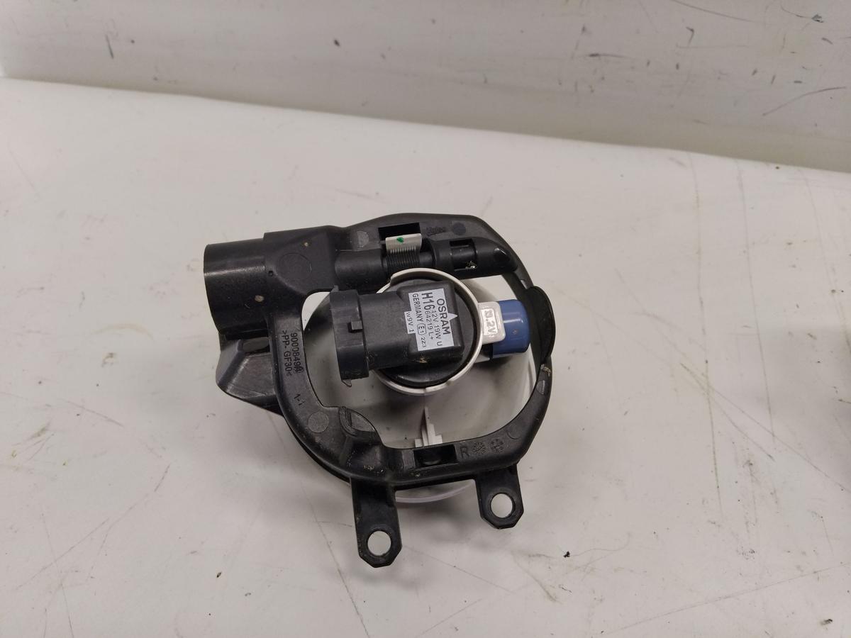 Toyota Yaris 3 Hybrid XP13 Phase 3 original Satz Nebelscheinwerfer Bj.2020