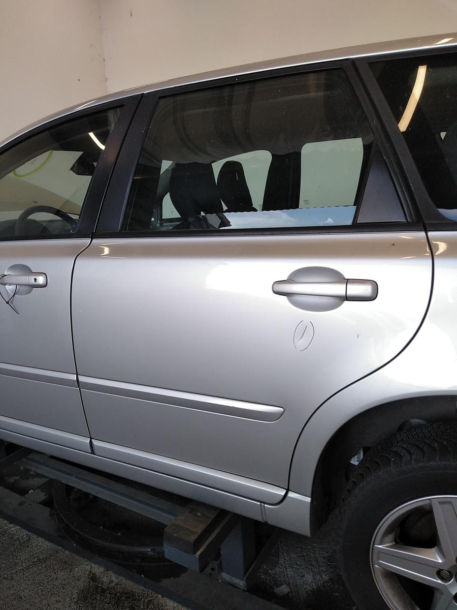 Volvo V50 Facelift Tür hinten links silbermetallic beschädigt Bj.2008