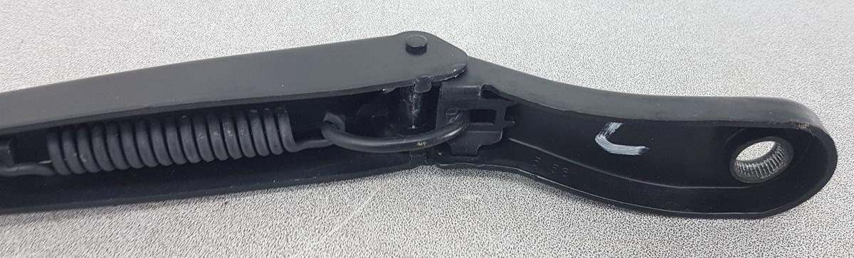 Opel Crossland X Wischerarm vorn rechts Bj2018 39079980 schwarz