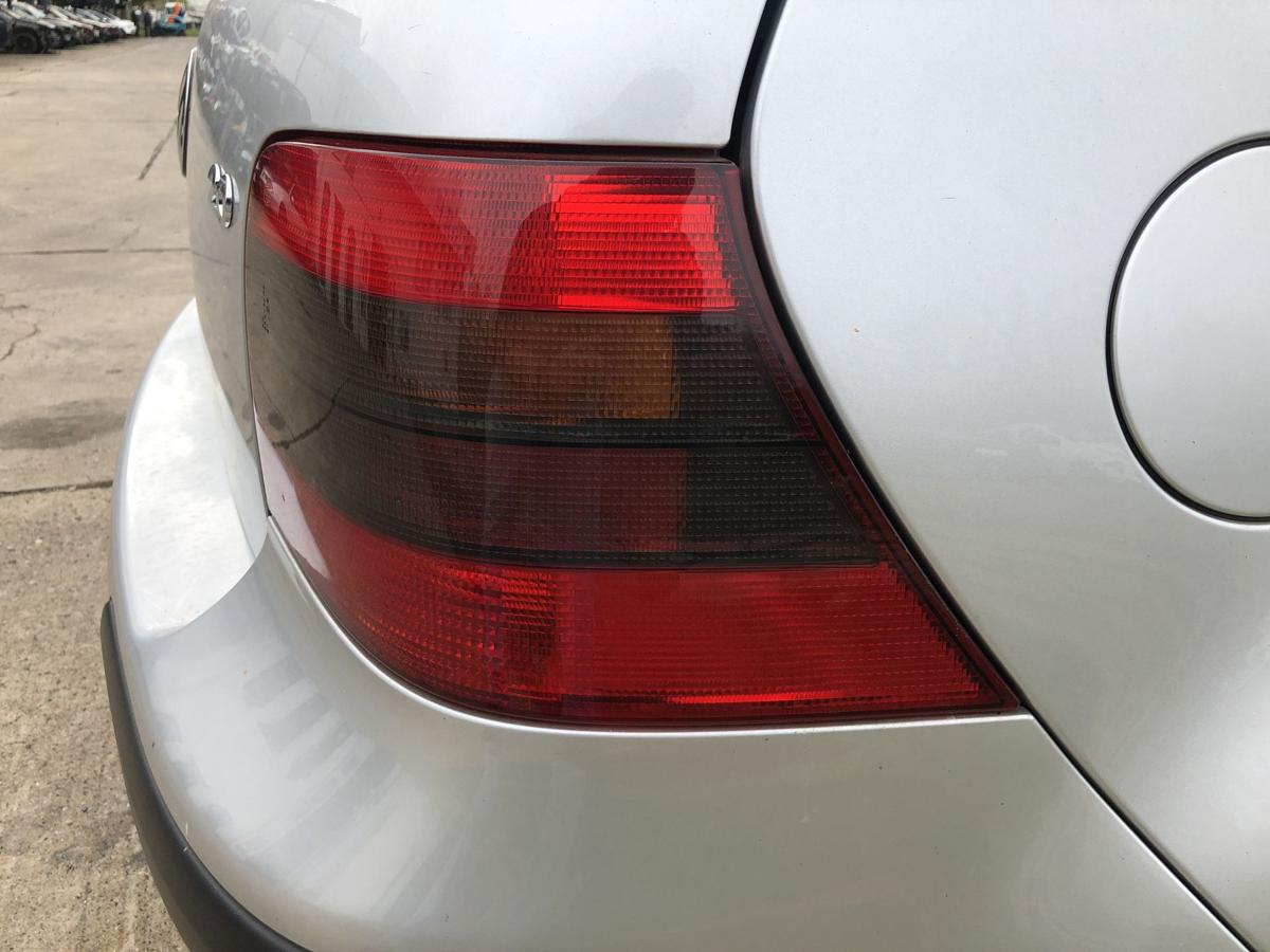 VW Golf 4 1J IV Rückleuchte rechts Heckleuchte Rücklicht rot schwarz