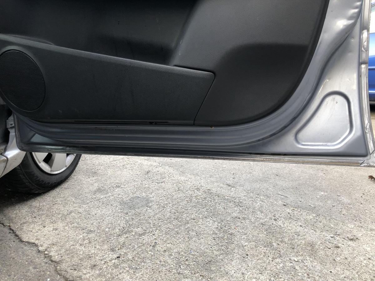 Opel Zafira B T&uuml;r vorn rechts Beifahrert&uuml;r im Rohbau 4AU Lichtsilber Metallic