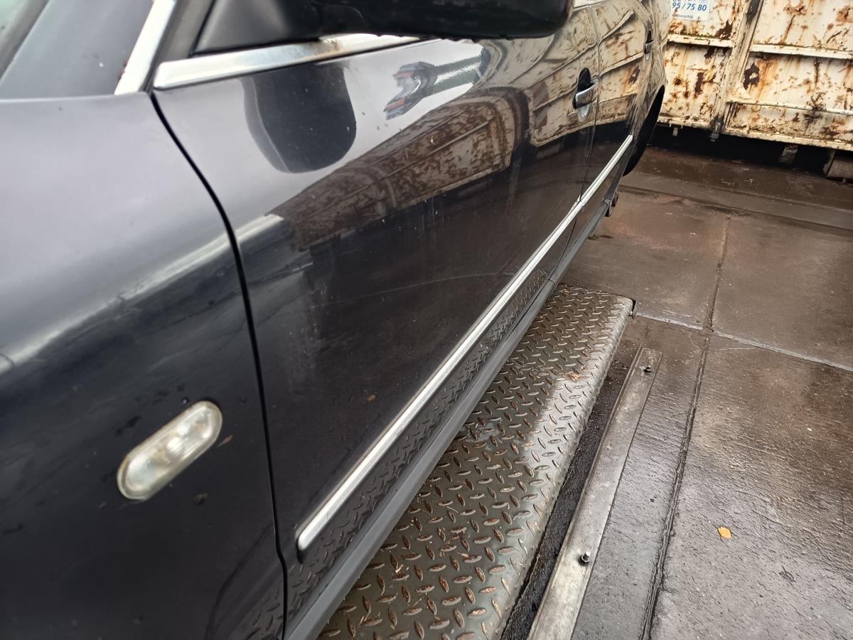 VW Passat 3BG original T&uuml;r vorn links Fahrer C9Z Black Magic Bj 2003