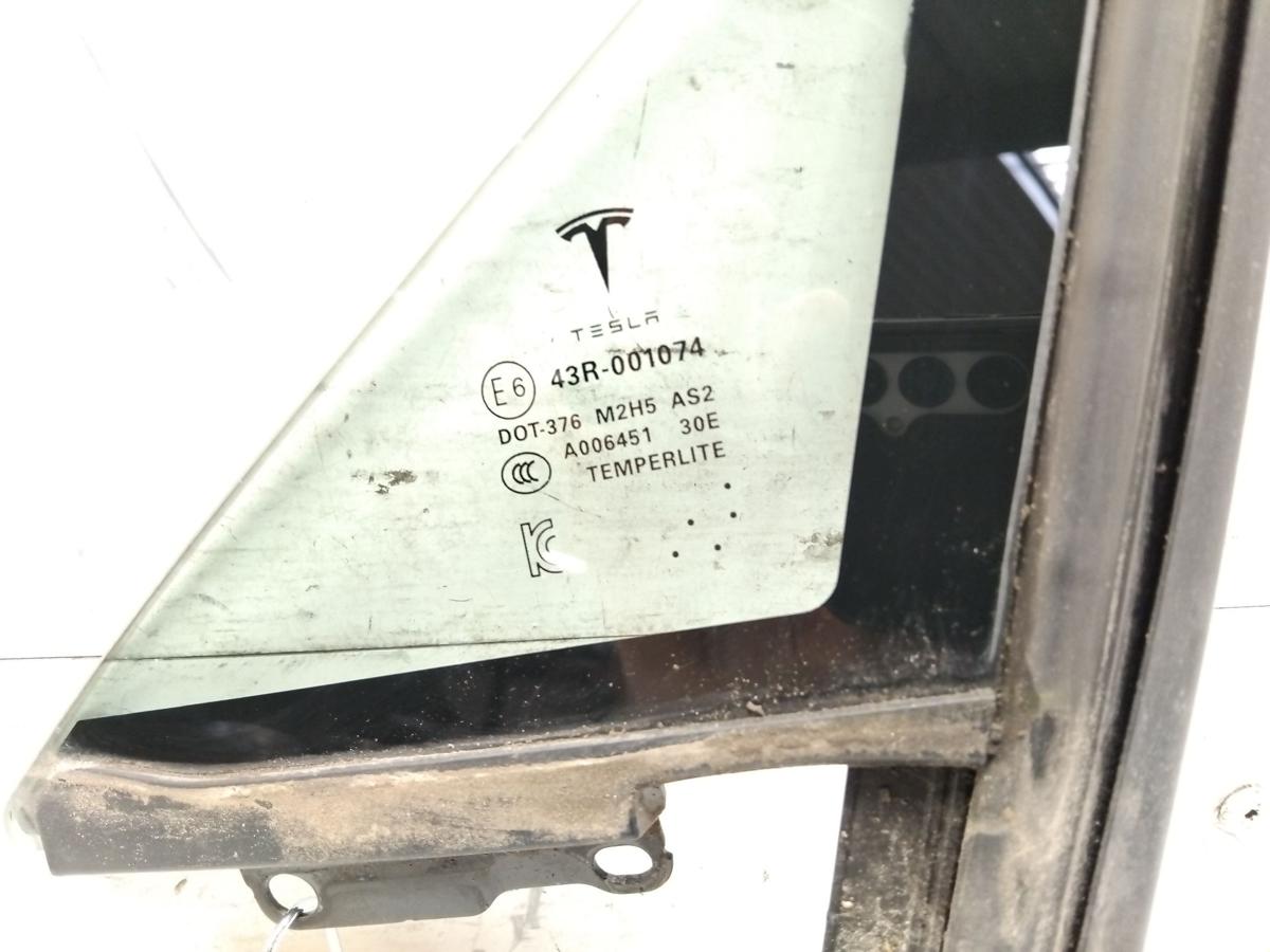 Tesla Model S Dreieckscheibe T&uuml;r vorn links gr&uuml;ncolor Bj.2019