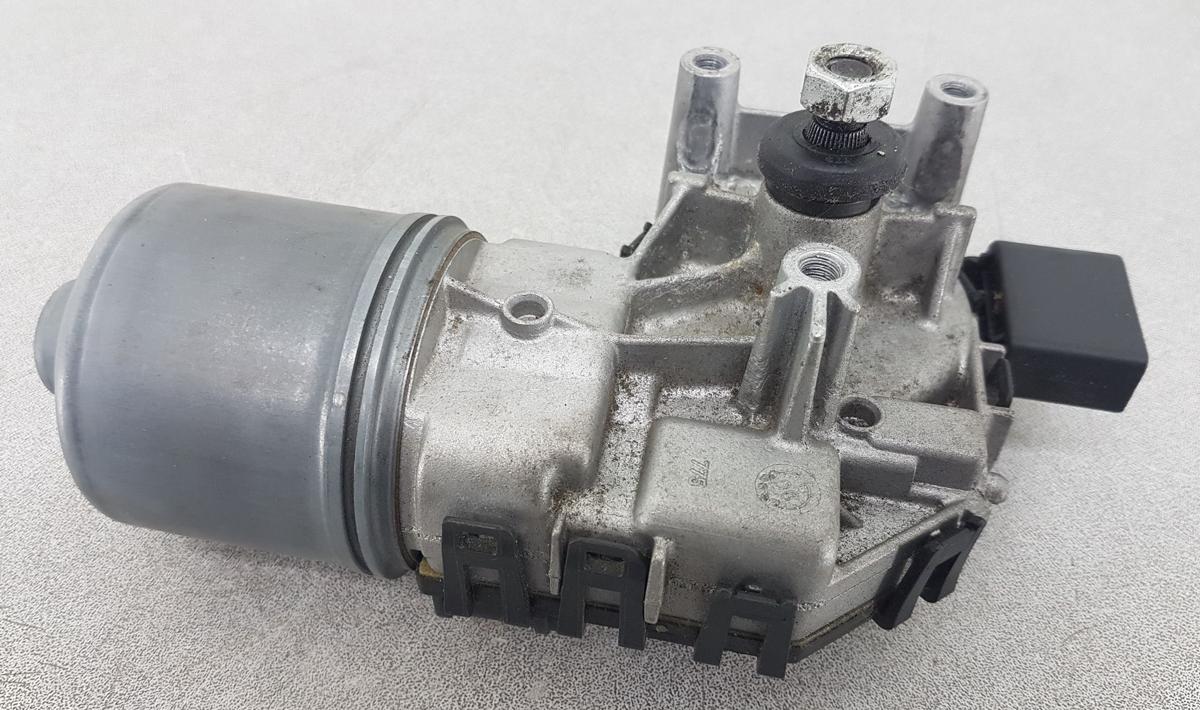 Audi A4 8E Wischermotor vorn 8E1955119 0390241509 Bj2006 A4 B7