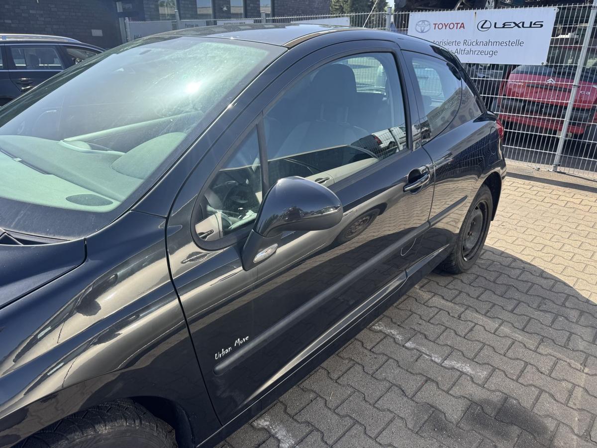 Peugeot 207 original T&uuml;r vorn links EXL-Obsidianschwarz 3 T&uuml;rer Rohbau Bj.2008