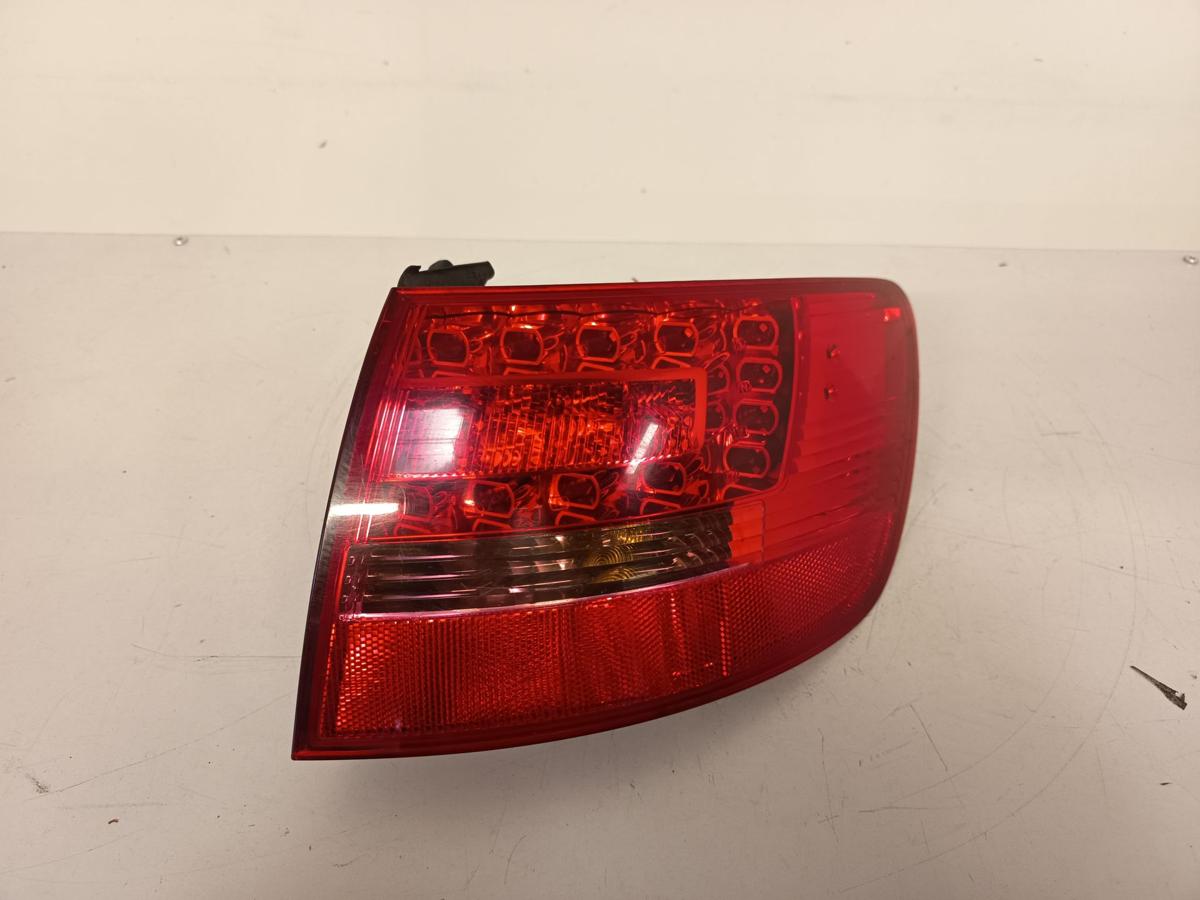 Audi A6 4F Avant Bj 2006 original Rück-Schluss-Heckleuchte rechts Beifahrer LED