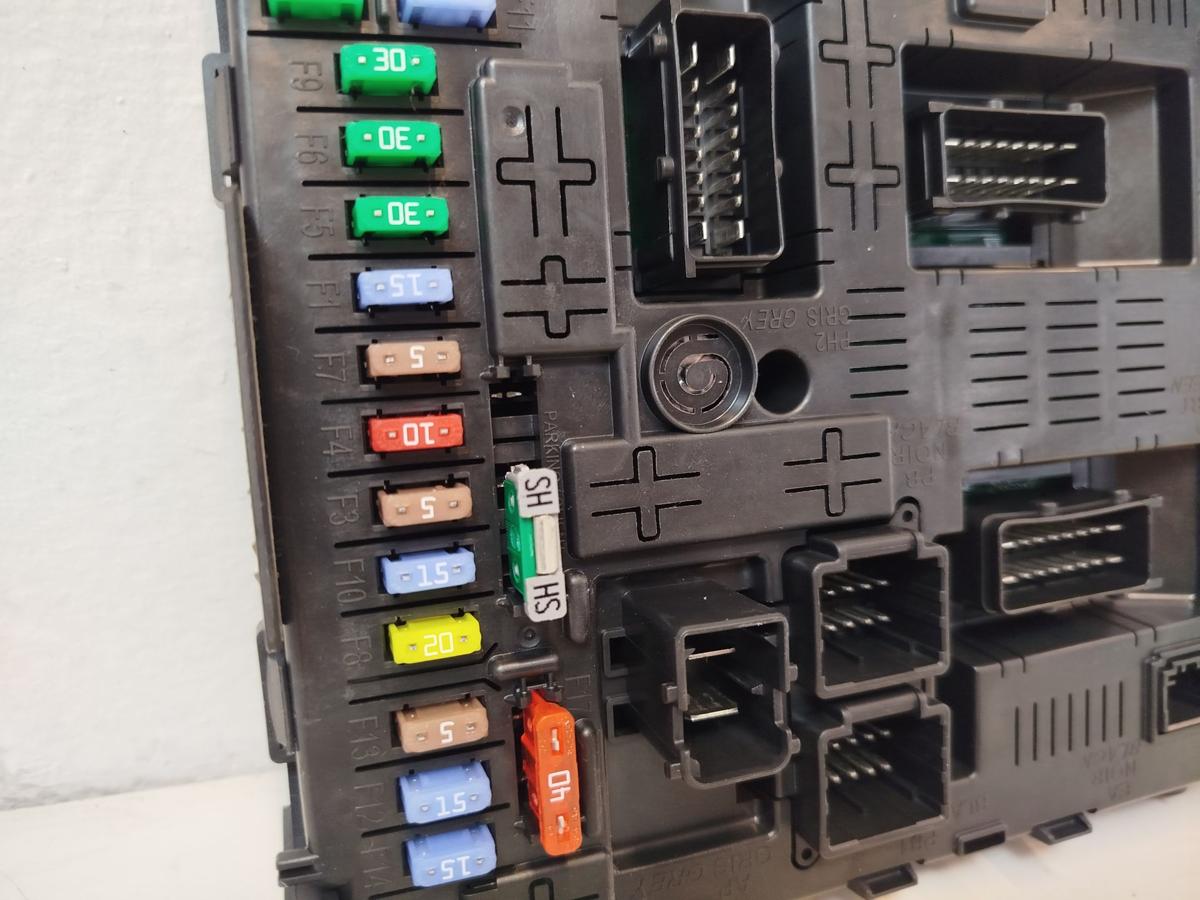 Peugeot 3008 I Typ 0U BSI BCM Sicherungskasten Steuerger&auml;t Elektronikmodul OEM