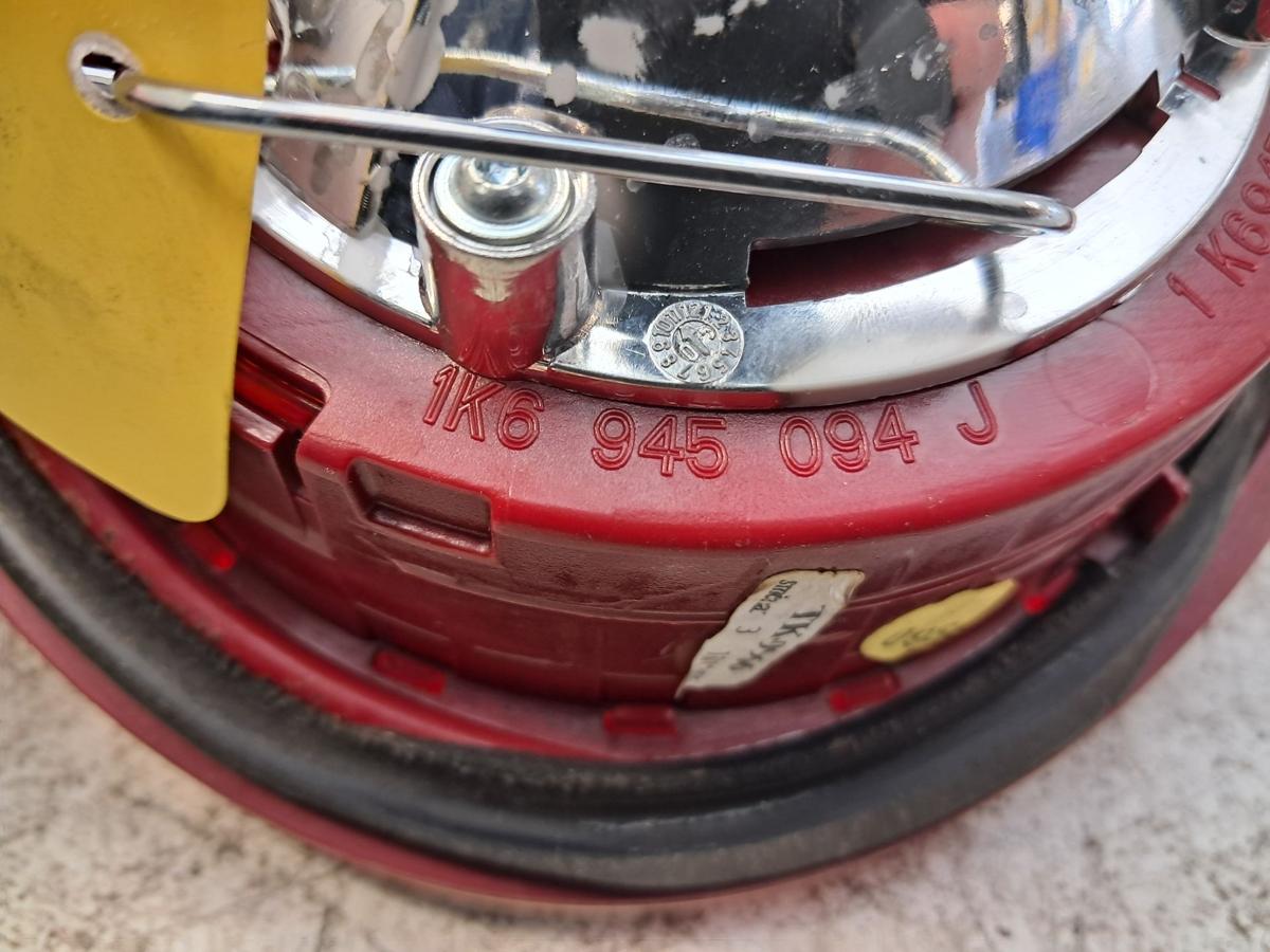 VW Golf 5 1K original R&uuml;ckleuchte Heckleuchte rechts innen Flie&szlig;heck BJ2006