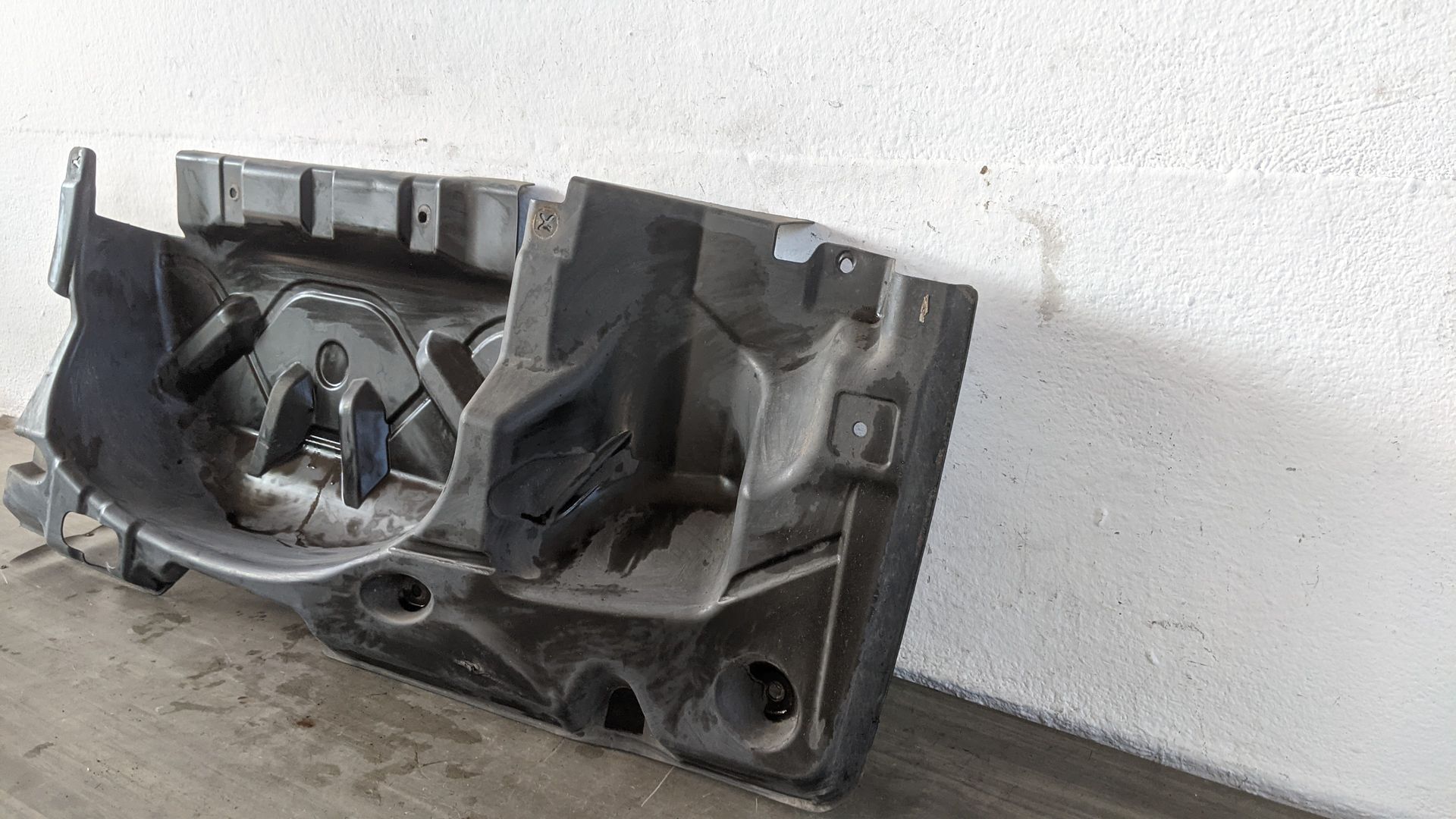VW T5 5.1 Facelift Unterbodenverkleidung hinten Verkleidung Ersatzrad OE