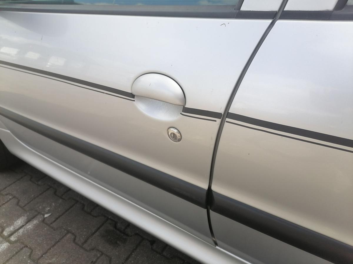 Peugeot206+ original T&uuml;r vorn links EZR Aluminiumgrau 5-T&uuml;rer Rohbau Bj.2011