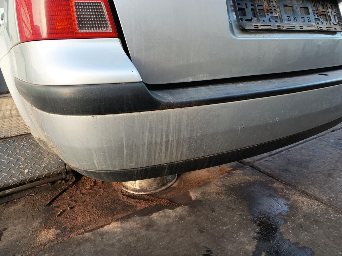 VW Golf IV Kombi original Sto&szlig;stange hinten LA7W Silber Baujahr 2003