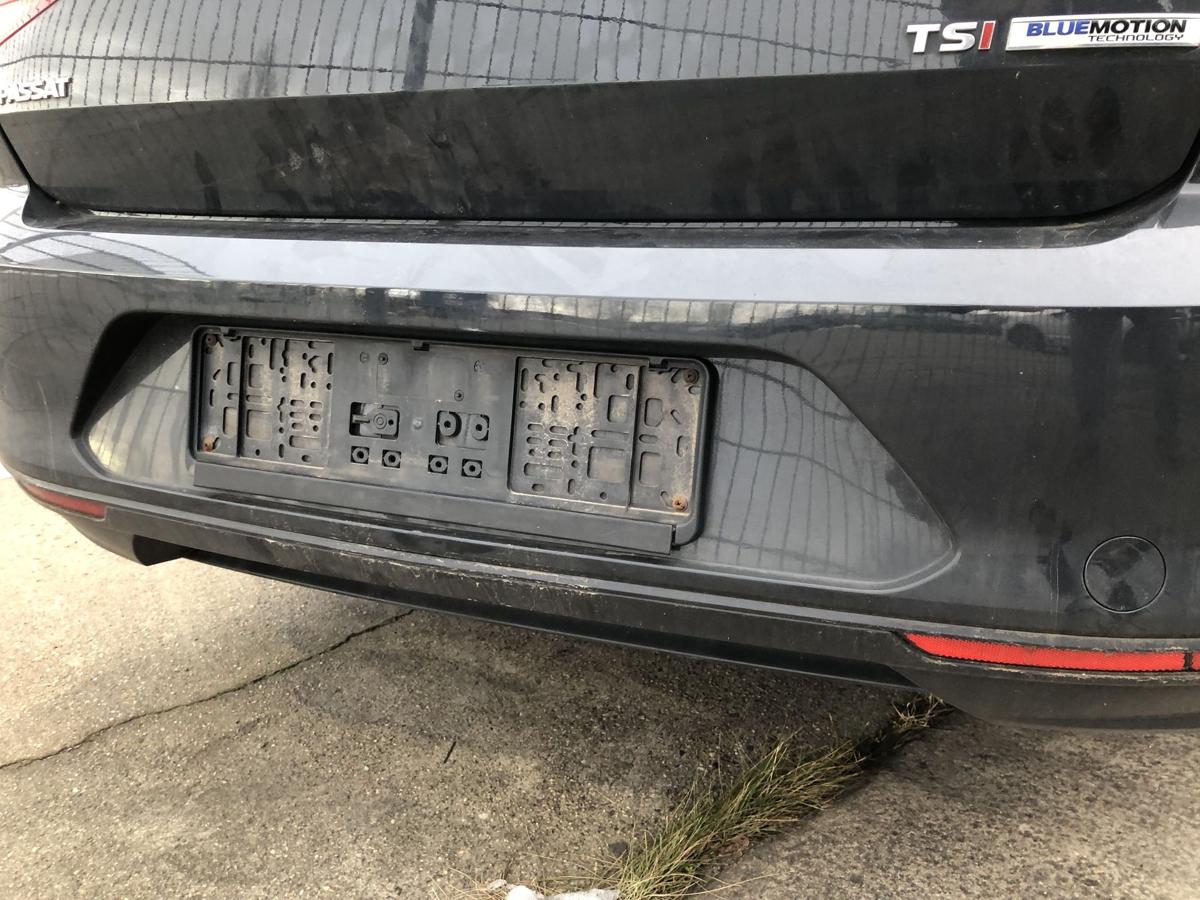 VW Passat 3G B8 Limo Stoßfänger hinten Heckschürze Heckstoßstange ohne PDC LI7F